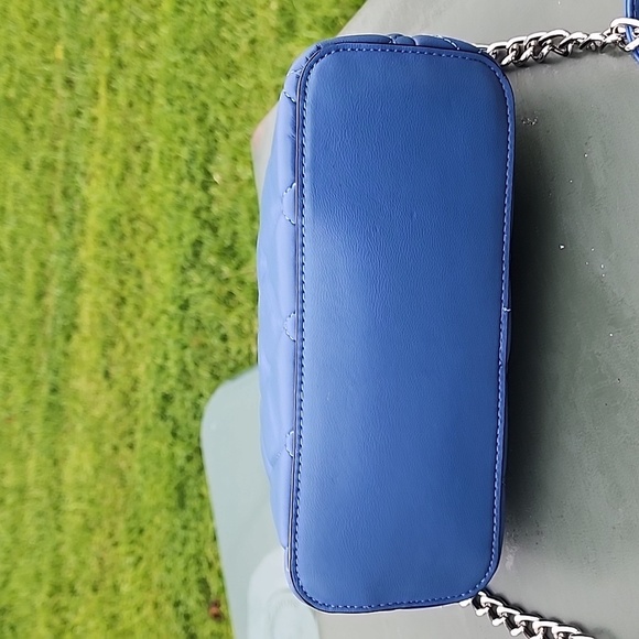 NWOT Steve Madden Designer Quilted Ocean Blue Silver Chain Crossbody Bag Purse - Picture 6 of 12